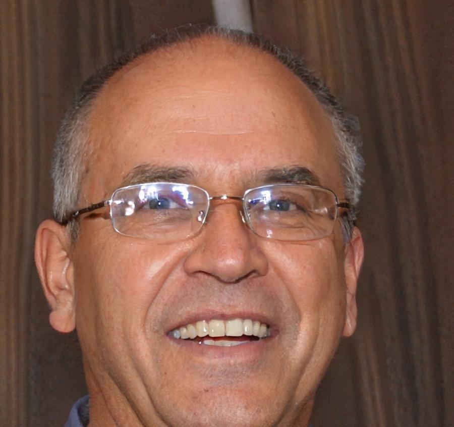 Portrait de Marc Dubois, expert en planification financière